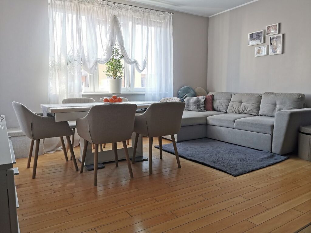 mieszkanie-na-sprzedaz-inowroclaw-rabin-salon1