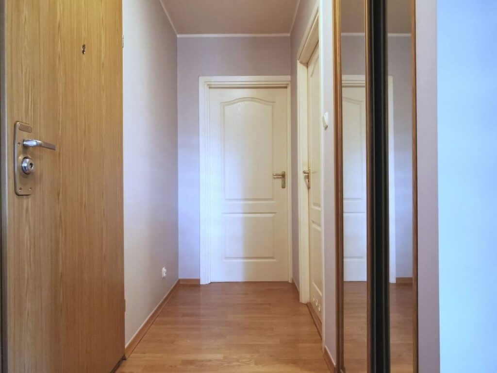 mieszkanie-na-sprzedaż-inowrocław-solanki-przedpokój
